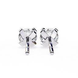 Majestic Round Prong Earring